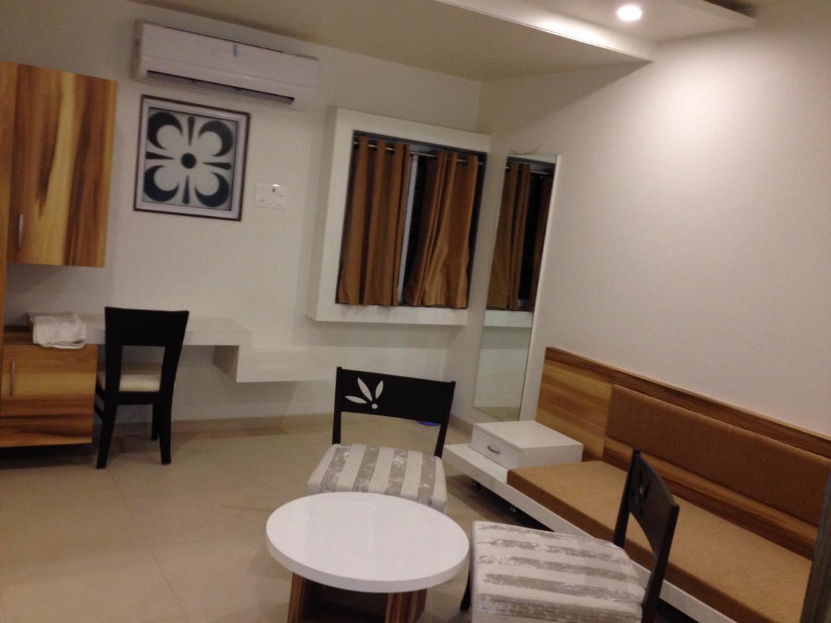 Hotel Vrinda Latur Exterior photo